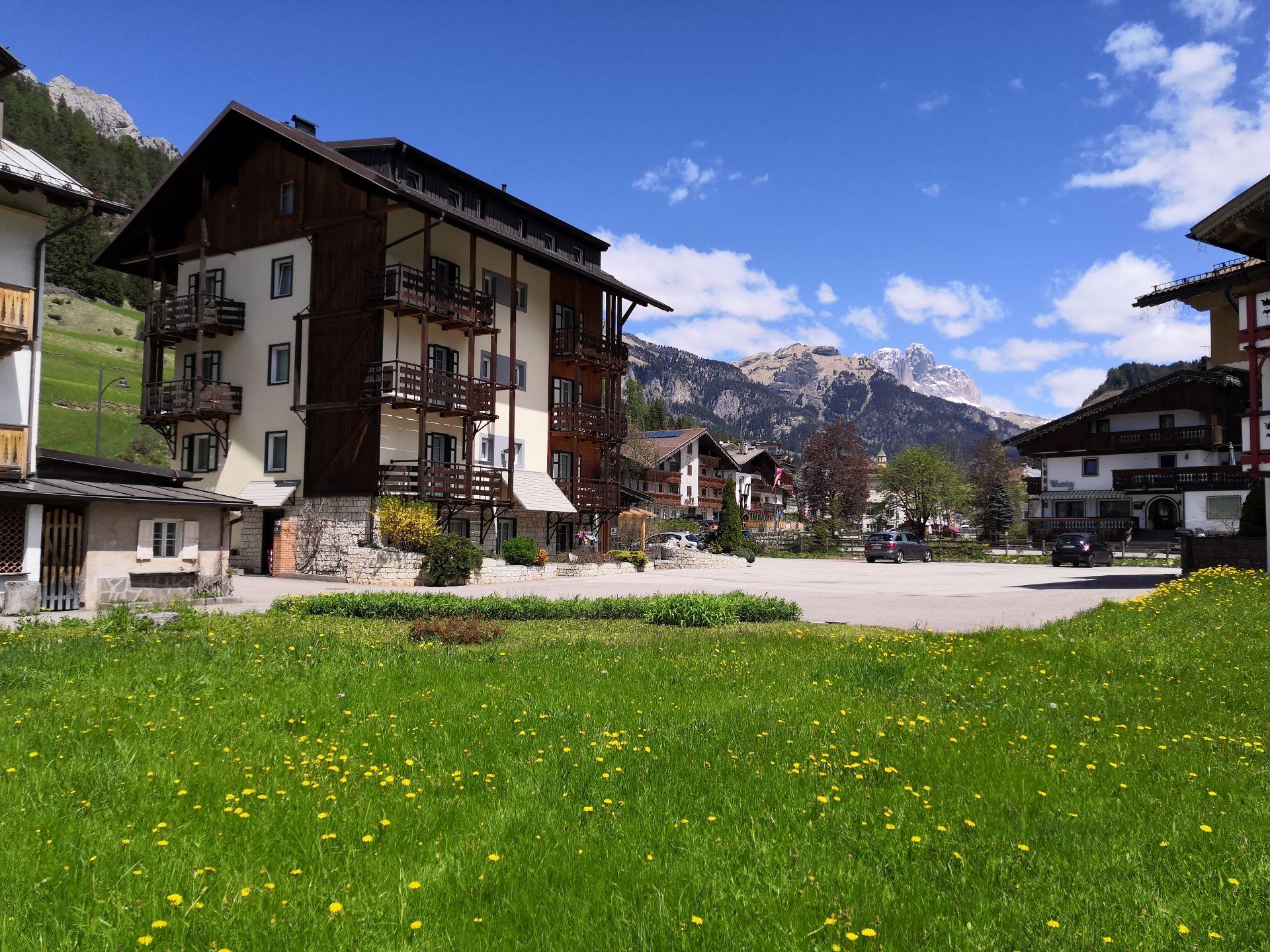 Kostenloser Parkplatz bei Residence La Roggia in Pozza di Fassa