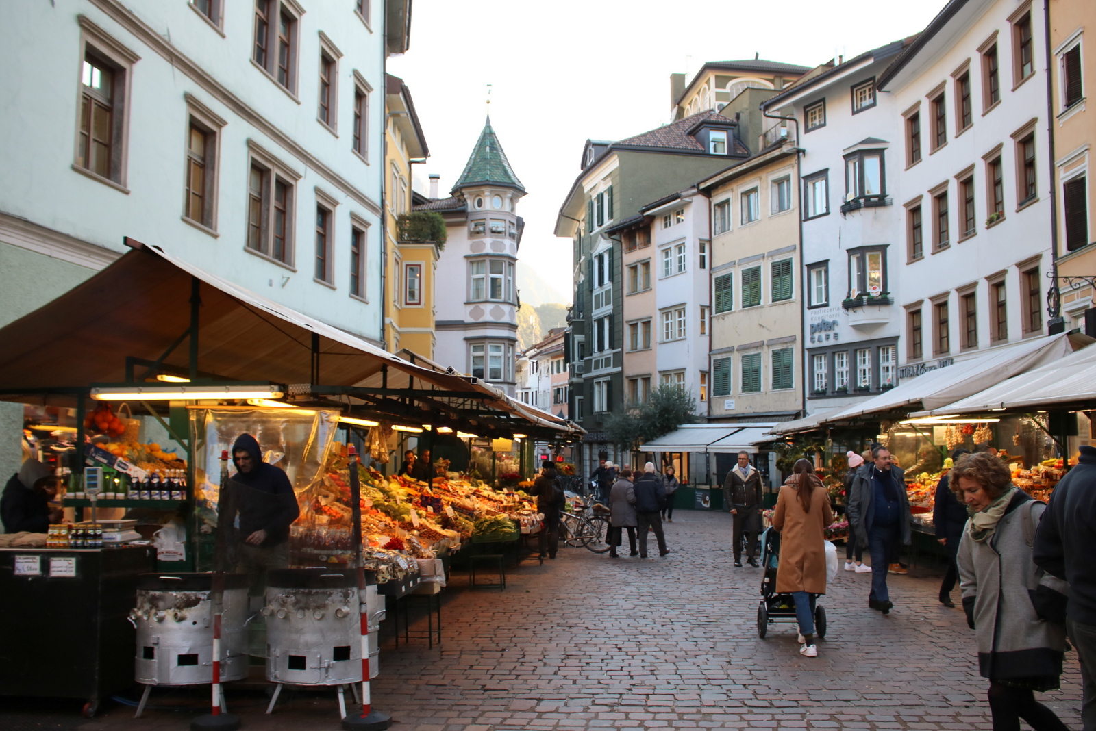 Piazza delle Erbe, Bolzano